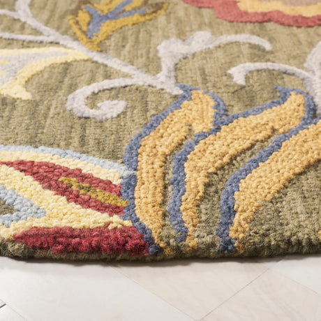 Safavieh Blossom 6'-0" x 6'-0" Rug in Green / Red