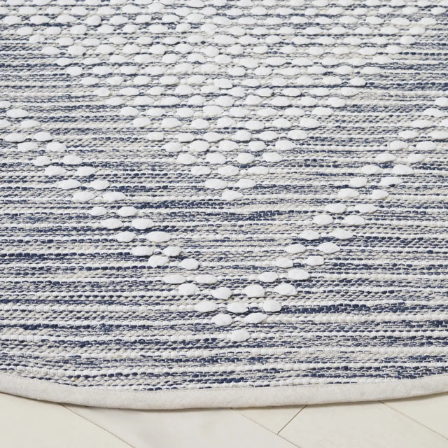 Safavieh Montauk 6'-0" x 6'-0" Rug in Navy / Ivory
