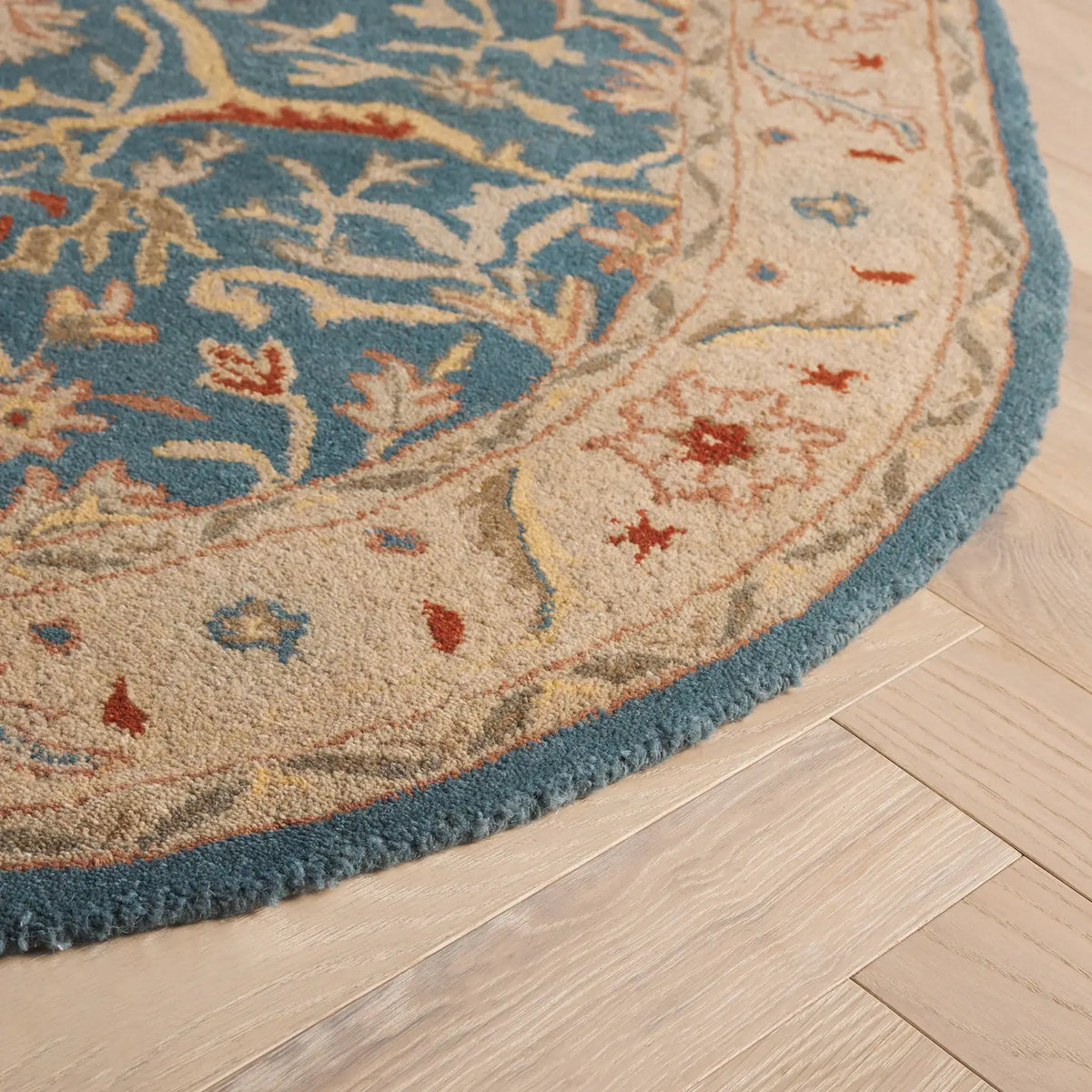 Safavieh Antiquity 4'-6" x 6'-6" Rug in Blue