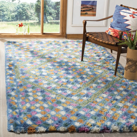 Safavieh Casablanca 5'-0" x 8'-0" Rug in Ivory / Blue