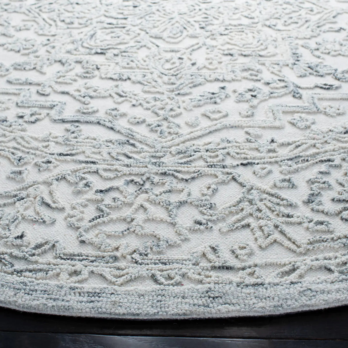 Safavieh Trace 6'-0" x 6'-0" Rug in Ivory / Charcoal