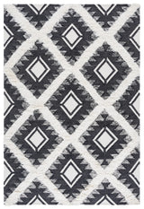 Safavieh Kenya 6'-0" x 9'-0" Rug in Black / Ivory