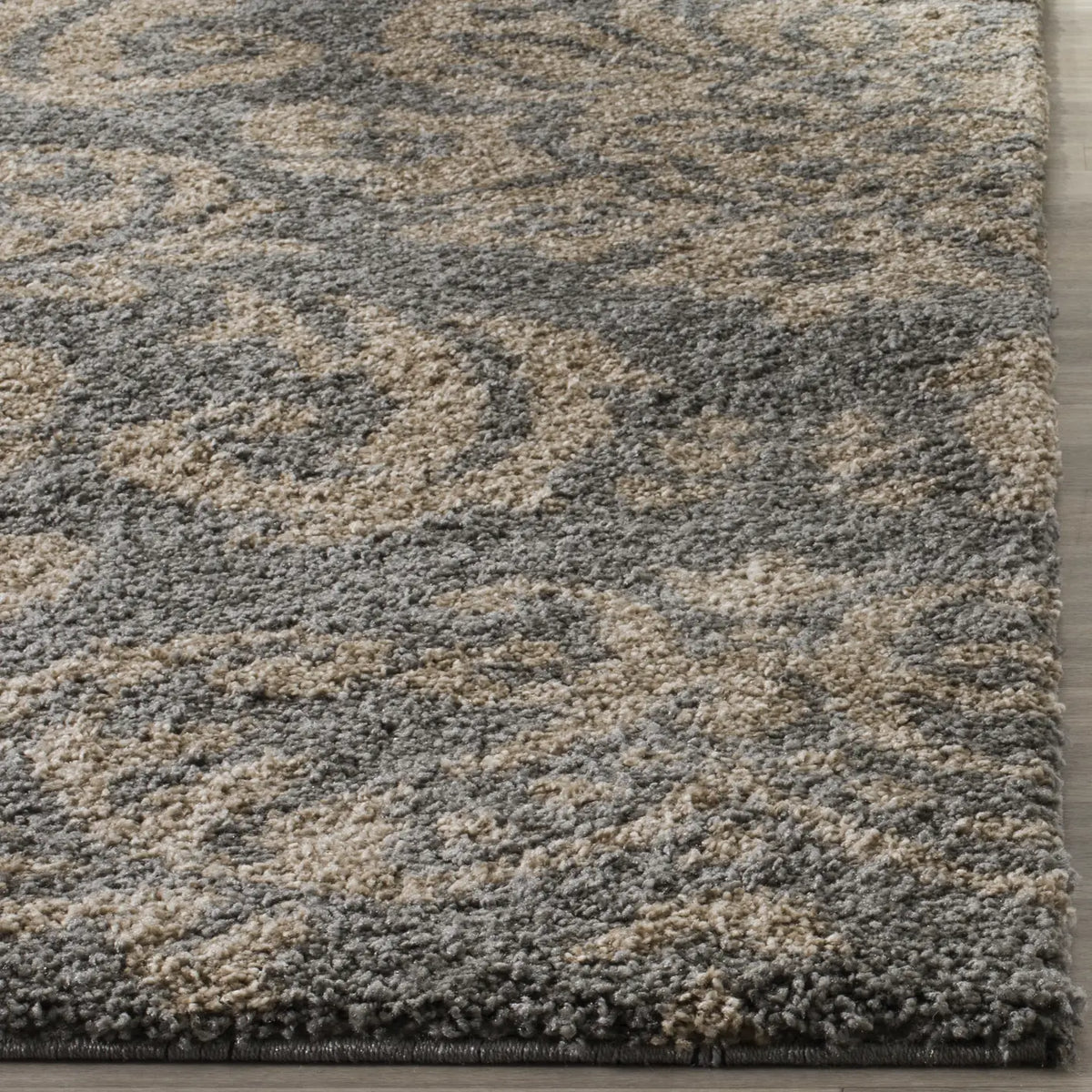 Safavieh Florida Shag 5'-3" x 7'-6" Rug in Grey / Beige