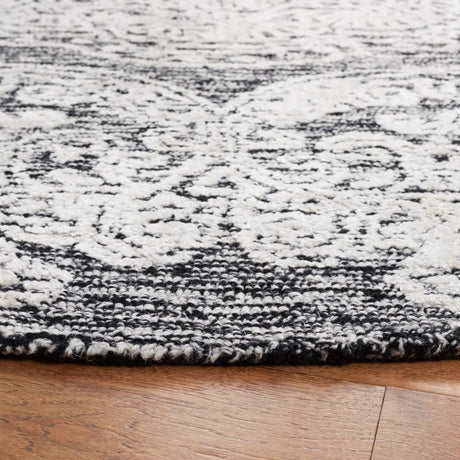Safavieh Precious 6'-0" x 6'-0" Rug in Black / Ivory