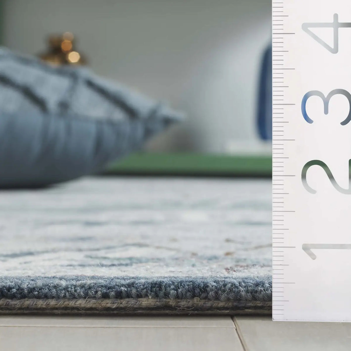 Safavieh Blossom 4'-0" x 6'-0" Rug in Grey / Ivory