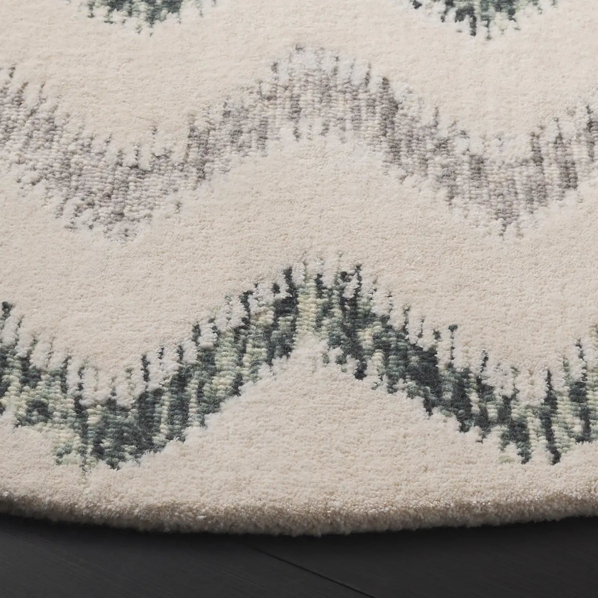 Safavieh Soho 6'-0" x 6'-0" Rug in Ivory / Grey