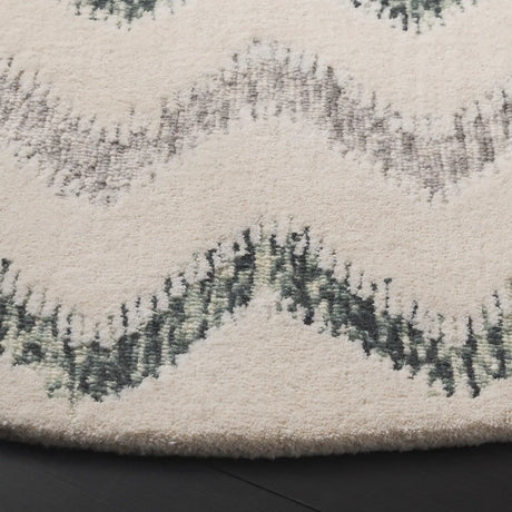 Safavieh Soho 6'-0" x 6'-0" Rug in Ivory / Grey