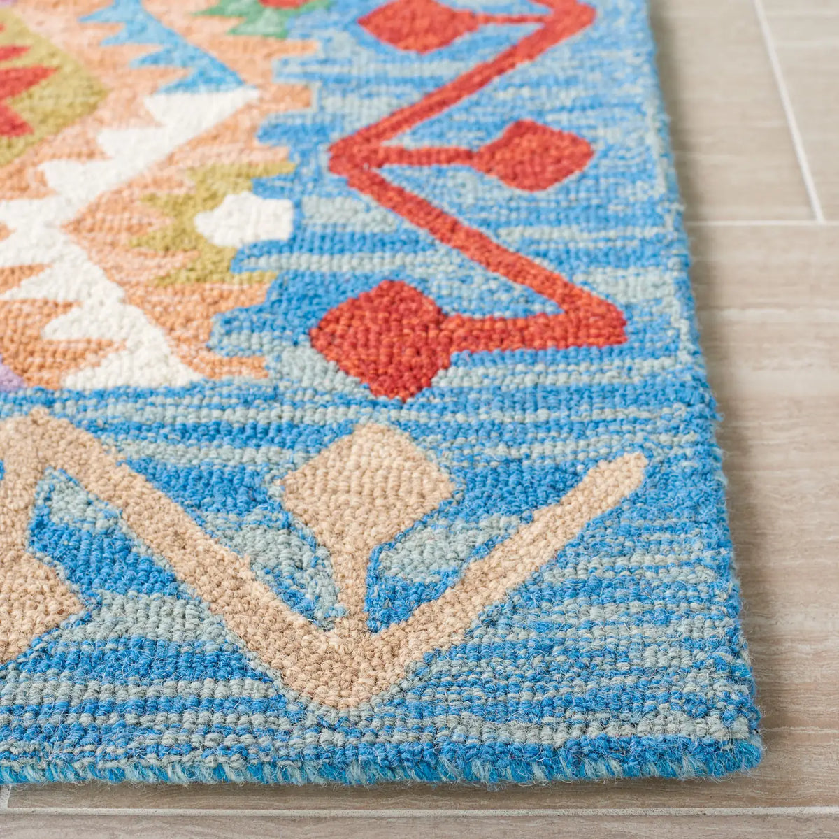 Safavieh Aspen 4'-0" x 6'-0" Rug in Light Blue / Beige