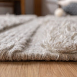 Safavieh Casablanca 4'-0" x 6'-0" Rug in Grey