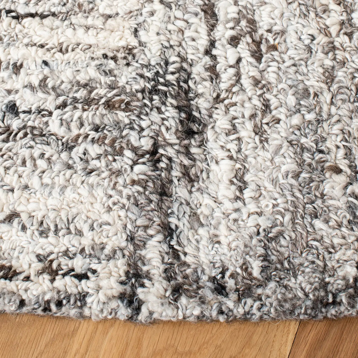 Safavieh Abstract 6'-0" x 6'-0" Rug in Ivory / Charcoal