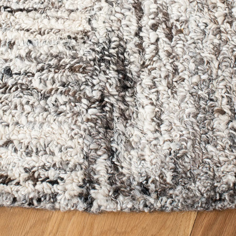 Safavieh Abstract 6'-0" x 6'-0" Rug in Ivory / Charcoal