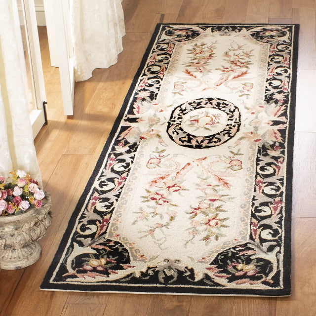 Safavieh Chelsea 2'-6" x 8'-0" Rug in Black