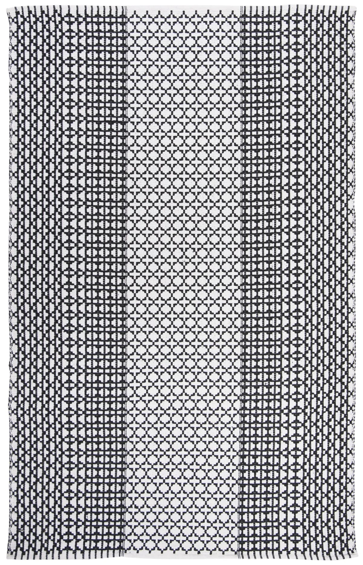 Safavieh Montauk 5'-0" x 8'-0" Rug in Black / Ivory