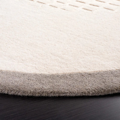 Safavieh Novelty 5'-0" x 5'-0" Rug in Grey / Ivory