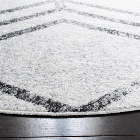 Safavieh Adirondack 6'-0" x 6'-0" Rug in Ivory / Grey