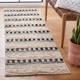 Safavieh Natura 2'-3" x 8'-0" Rug in Beige / Black