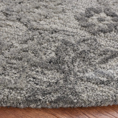 Safavieh Metro 6'-0" x 6'-0" Rug in Grey