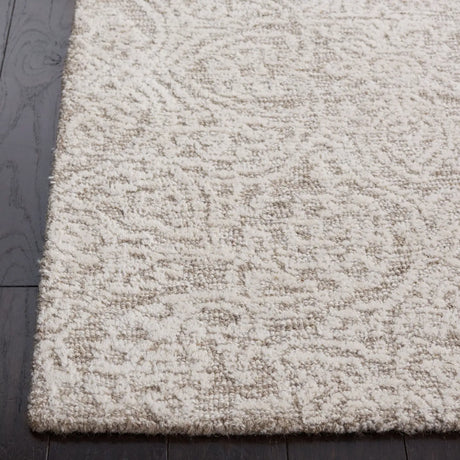 Safavieh Metro 4'-0" x 6'-0" Rug in Natural / Ivory