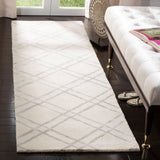 Safavieh Himalaya 2'-3" x 8'-0" Rug in Ivory / Silver