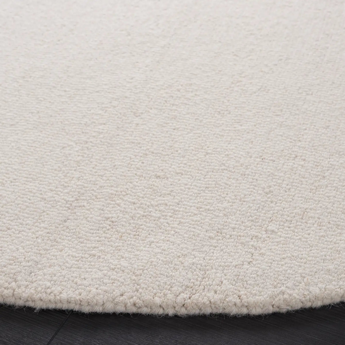Safavieh Ebony 6'-0" x 6'-0" Rug in Ivory