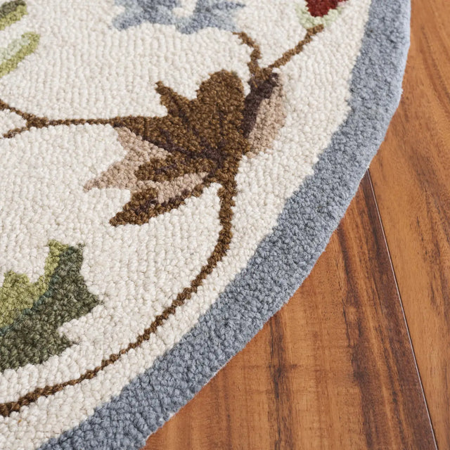 Safavieh Chelsea 4'-6" x 6'-6" Rug in Ivory / Green
