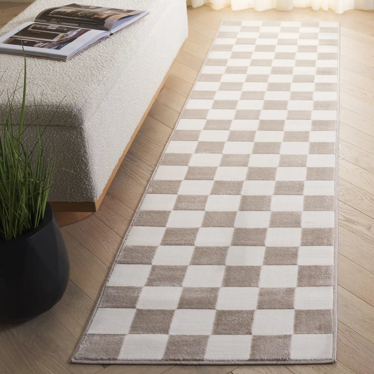 Safavieh Groove 2'-3" x 8'-0" Rug in Ivory / Beige