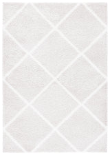 Safavieh Tahoe Shag 4'-0" x 6'-0" Rug in Silver / White