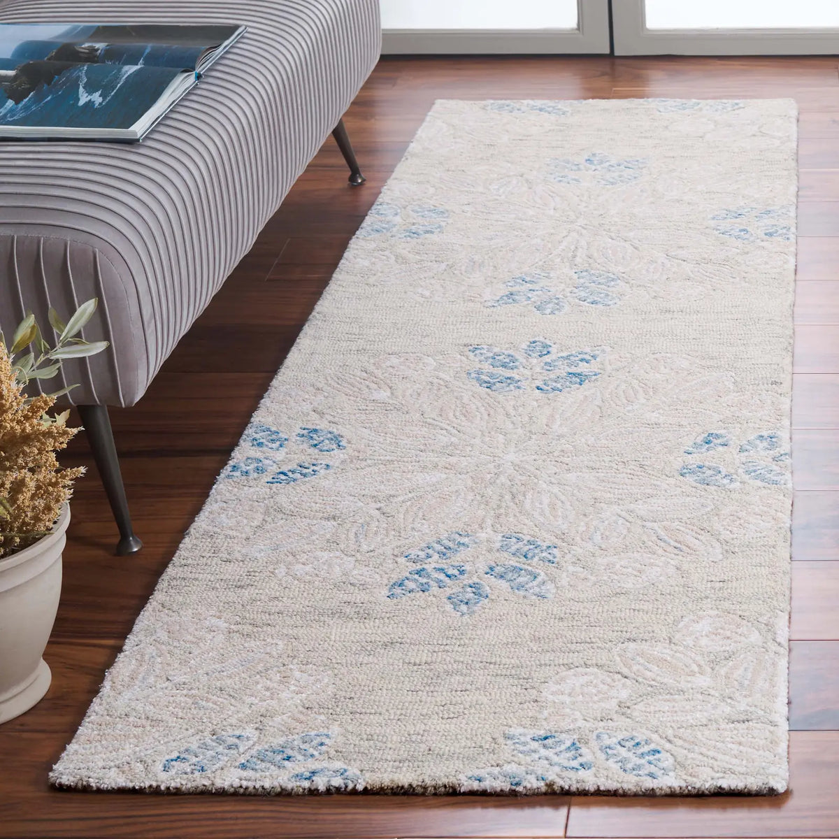 Safavieh Jardin 2'-3" x 8'-0" Rug in Light Grey / Ivory