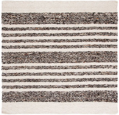 Safavieh Natura 6'-0" x 6'-0" Rug in Black / Ivory