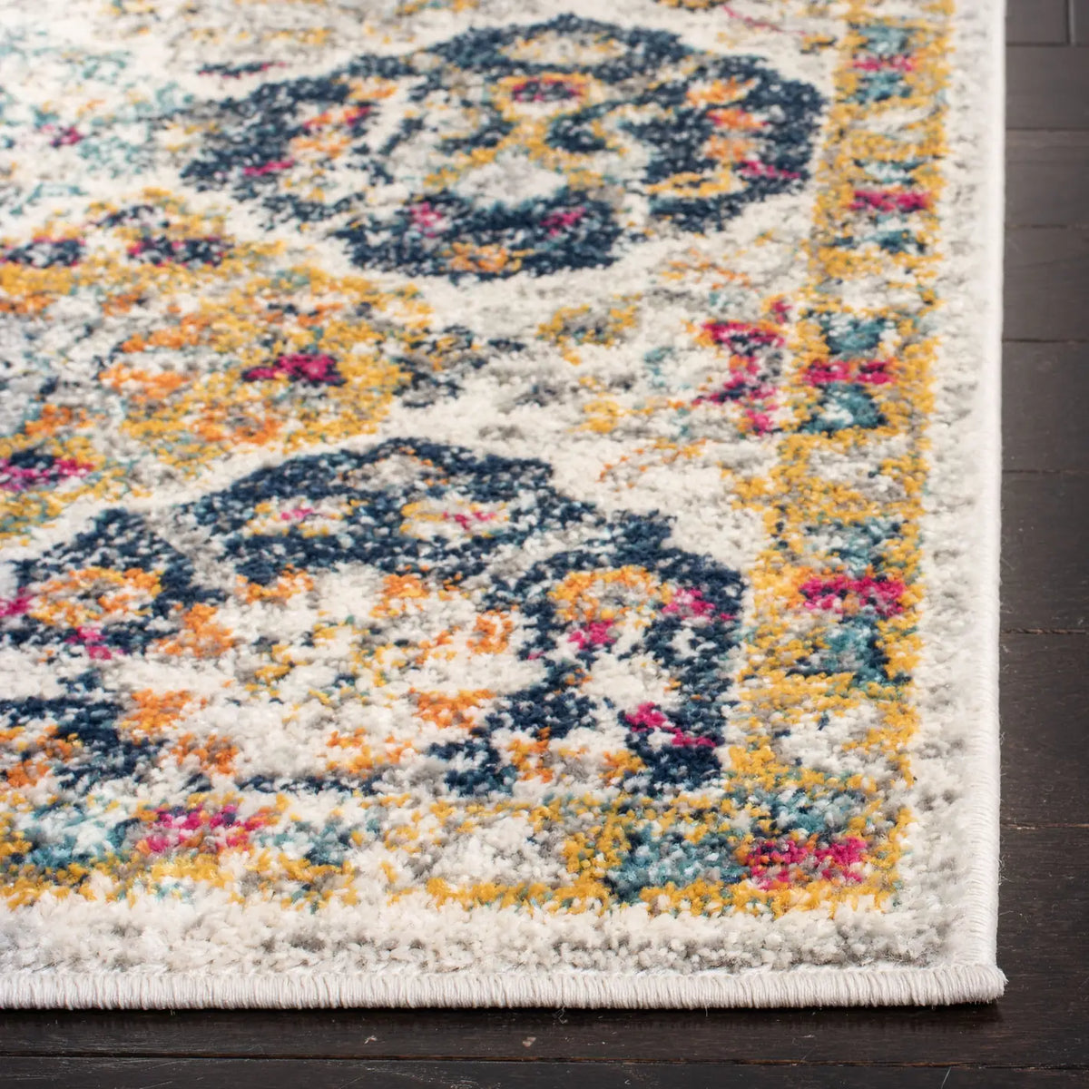 Safavieh Madison 4'-0" x 6'-0" Rug in Cream / Multi