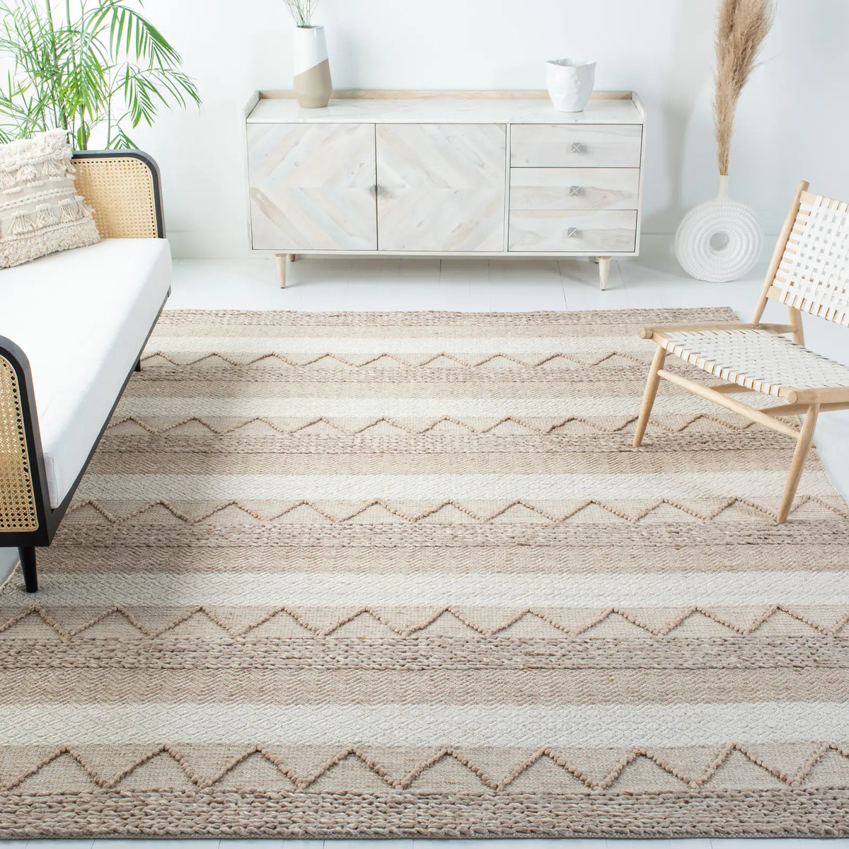 Safavieh Natura 10'-0" x 14'-0" Rug in Beige