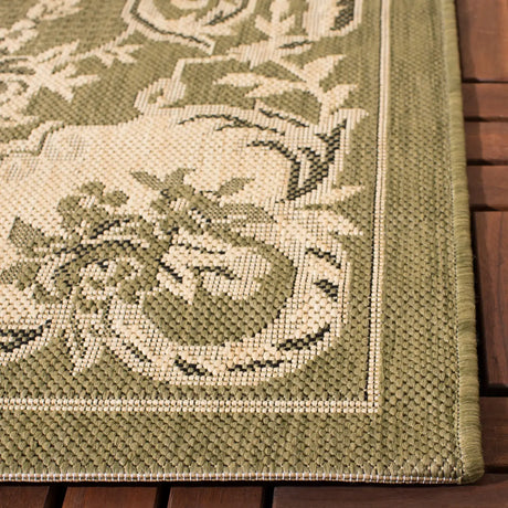 Safavieh Courtyard 4'-0" x 5'-7" Rug in Cream / Green