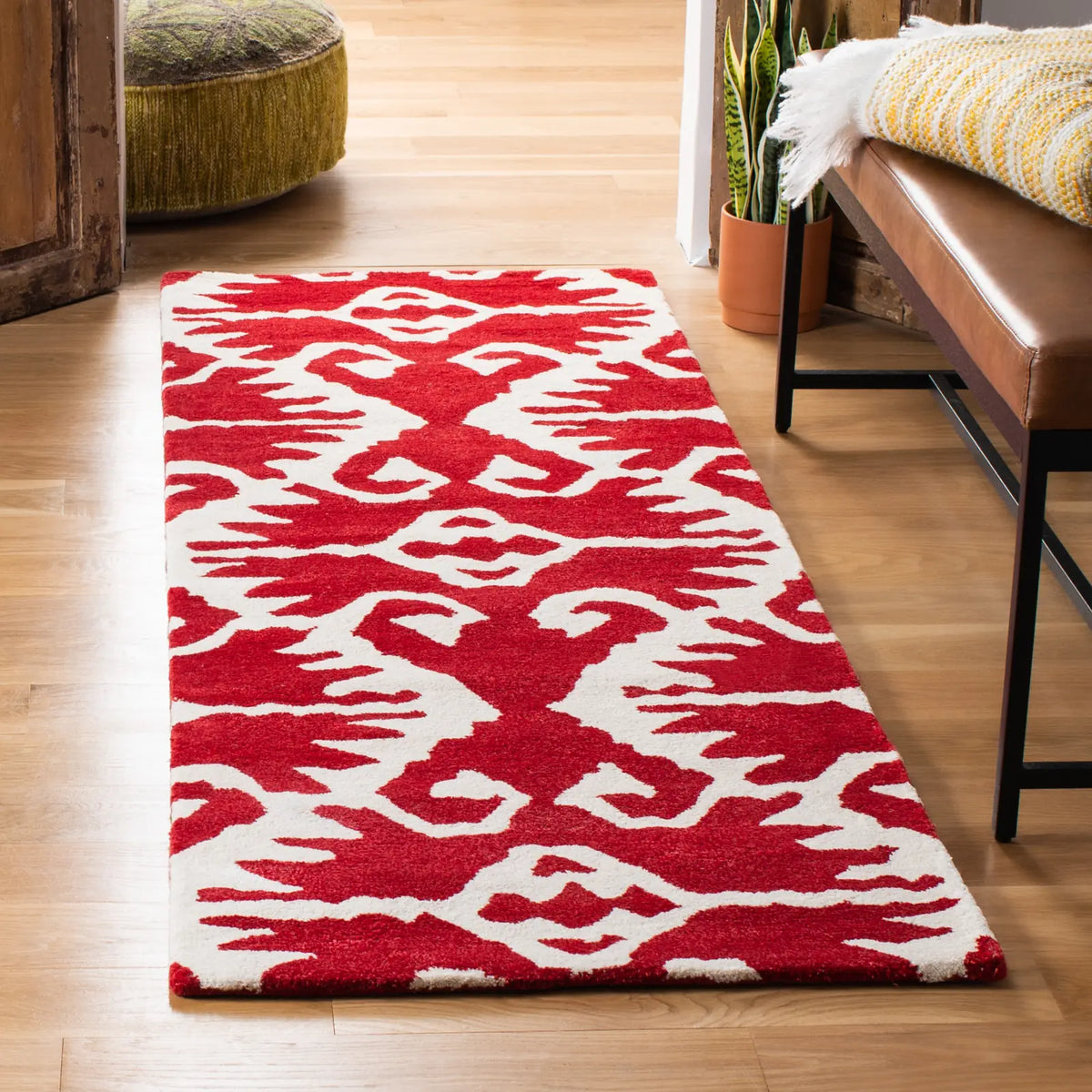 Safavieh Wyndham 2'-3" x 7'-0" Rug in Red / Ivory