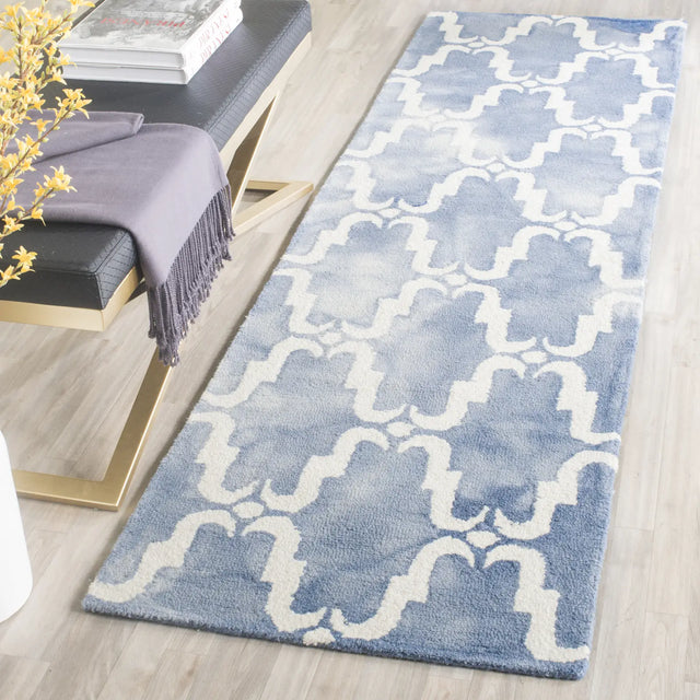 Safavieh Dip Dye 2'-3" x 8'-0" Rug in Blue / Ivory