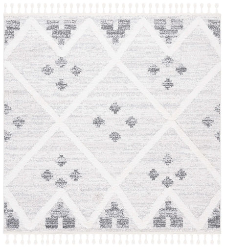 Safavieh Moroccan Tassel Shag 6'-7" x 6'-7" Rug in Beige / Ivory