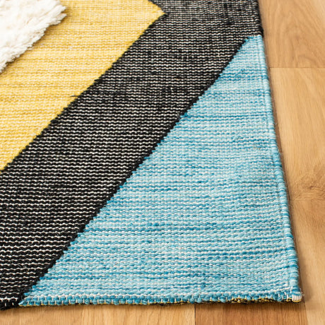 Safavieh Kenya 4'-0" x 6'-0" Rug in Black / Ivory
