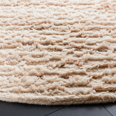 Safavieh Casablanca 6'-0" x 6'-0" Rug in Beige / Ivory