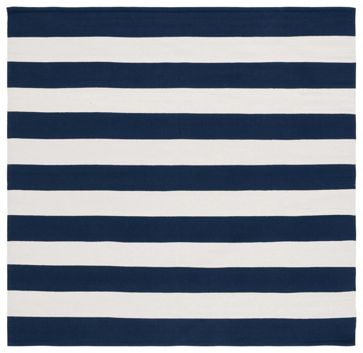Safavieh Montauk 5'-0" x 5'-0" Rug in Navy / Ivory