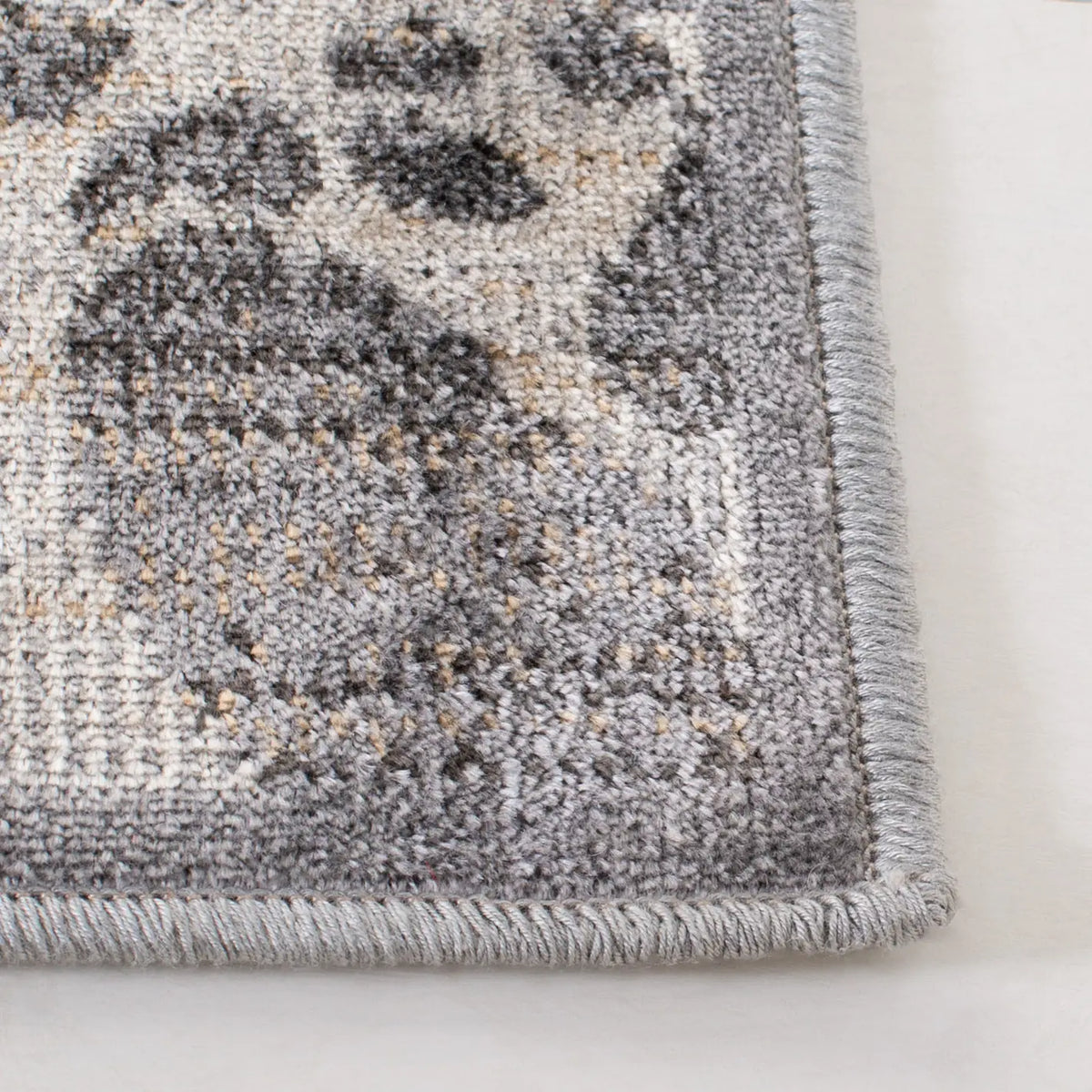 Safavieh Atlas 4'-0" x 6'-0" Rug in Ivory / Grey