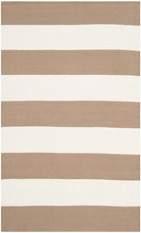 Safavieh Montauk 2'-6" x 4'-0" Rug in Sand / Ivory