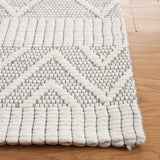 Safavieh Marbella 4'-0" x 6'-0" Rug in Ivory / Beige