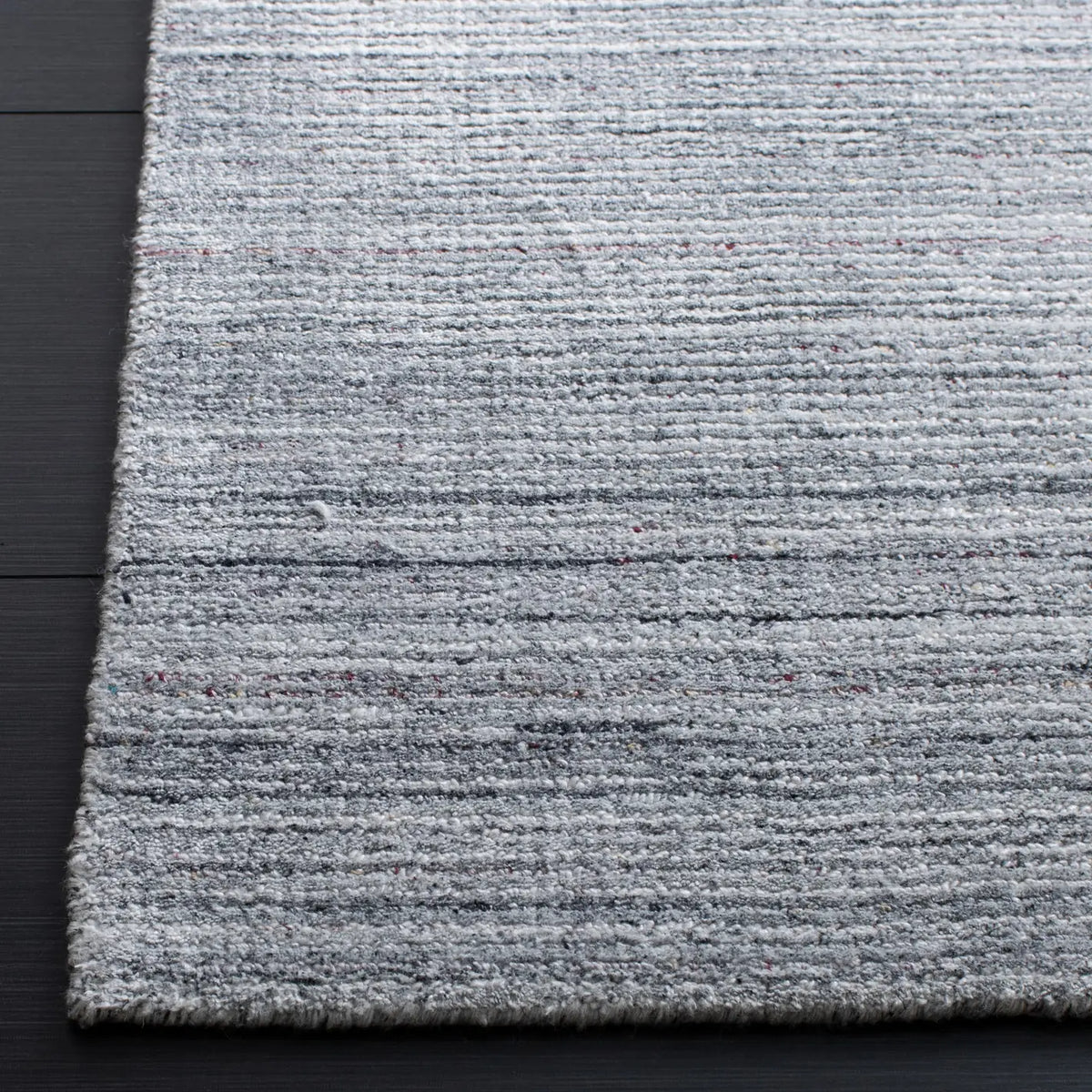 Safavieh Mirage 5'-0" x 8'-0" Rug in Light Grey