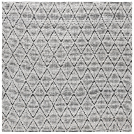 Safavieh Marbella 6'-0" x 6'-0" Rug in Light Grey / Black