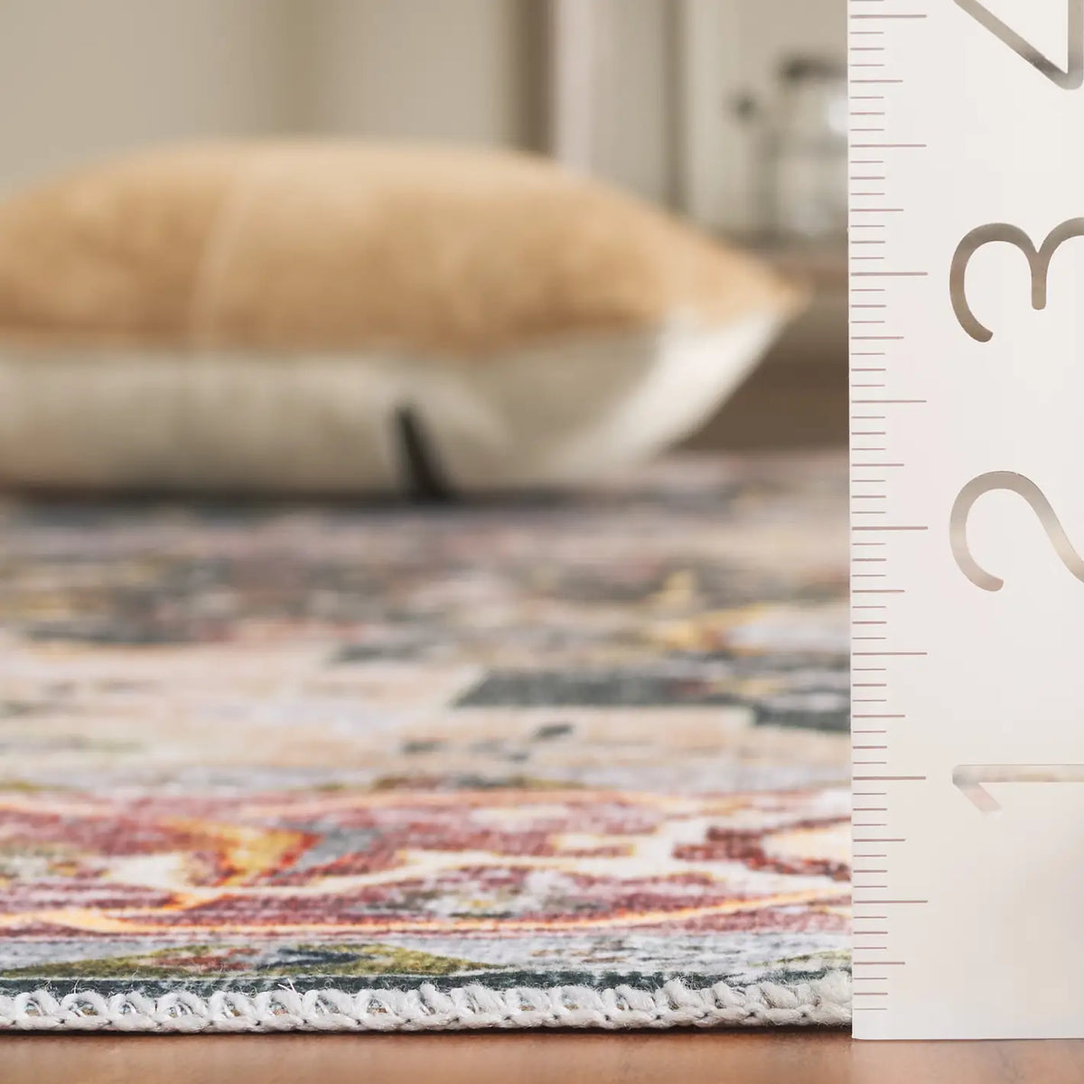 Safavieh Arizona 4'-0" x 6'-0" Rug in Green / Light Brown