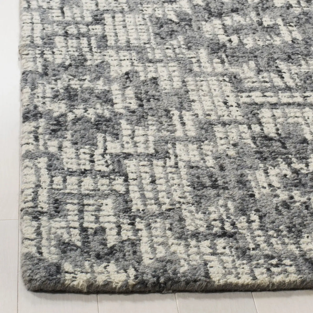Safavieh Abstract 6'-0" x 9'-0" Rug in Ivory / Dark Grey
