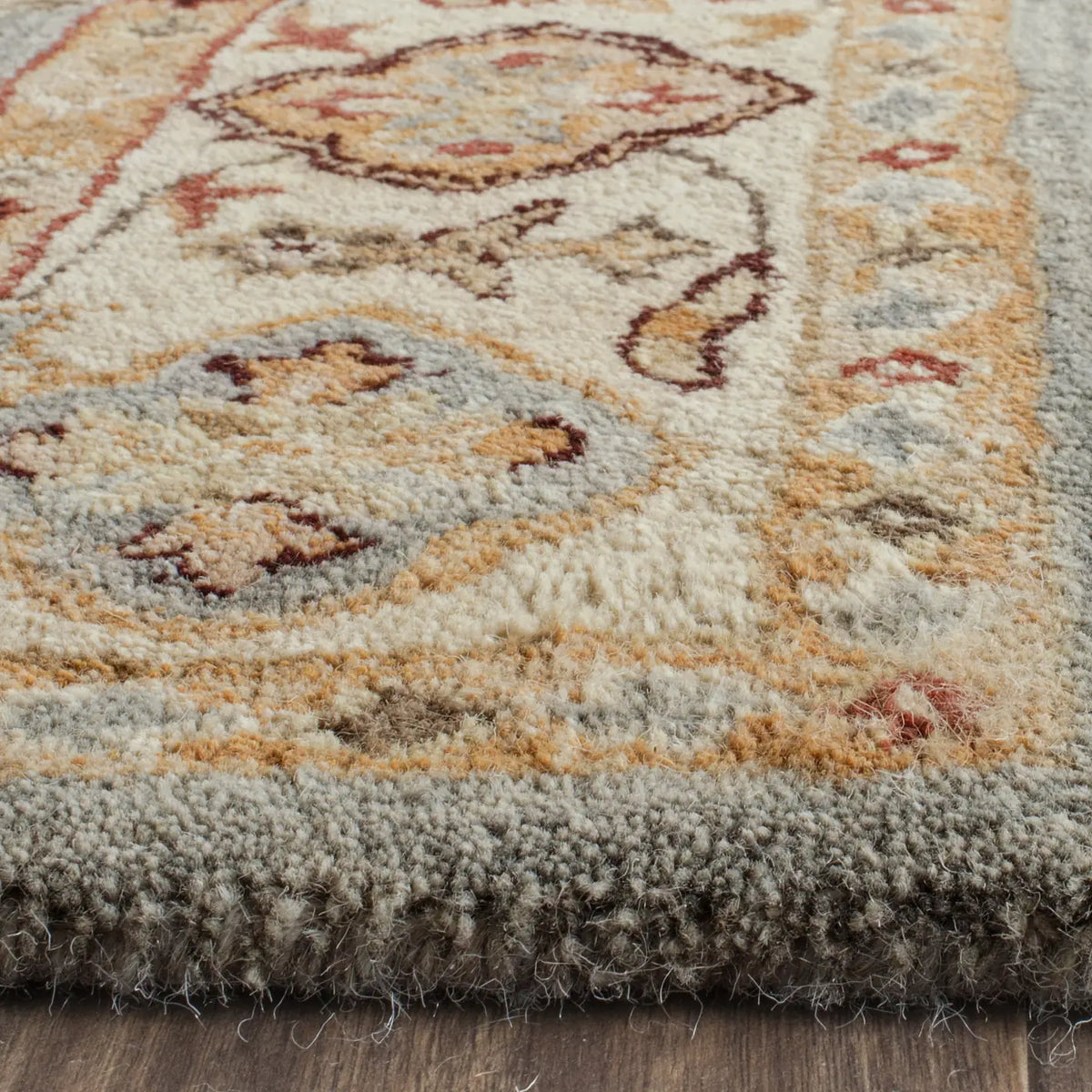 Safavieh Antiquity 4'-0" x 6'-0" Rug in Blue / Ivory