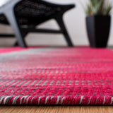 Safavieh Kilim 5'-0" x 8'-0" Rug in Fuchsia / Charcoal