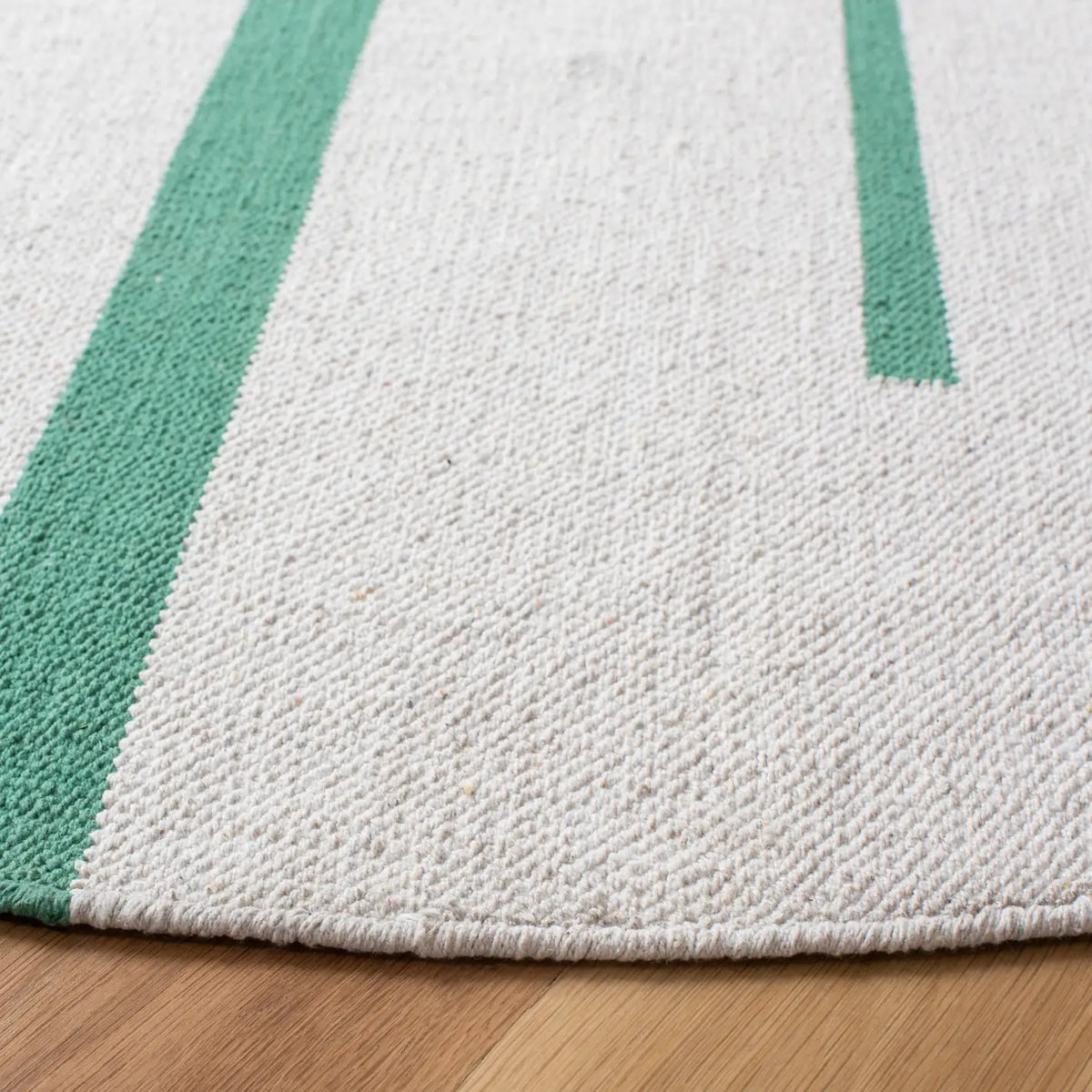 Safavieh Montauk 6'-0" x 6'-0" Rug in Ivory / Dark Green