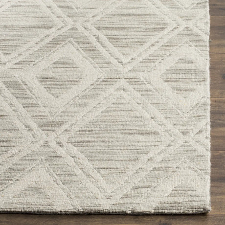 Safavieh Marbella 5'-0" x 8'-0" Rug in Light Brown / Ivory