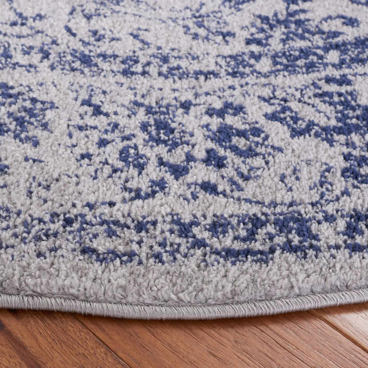 Safavieh Adirondack 6'-0" x 6'-0" Rug in Grey / Navy